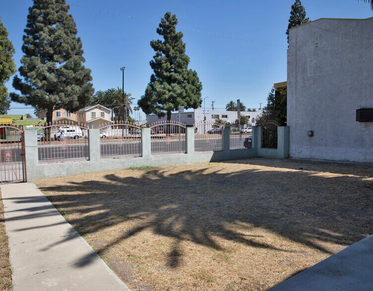 More Photos Of 10505 S Vermont Ave, Los Angeles Shelter For Sale