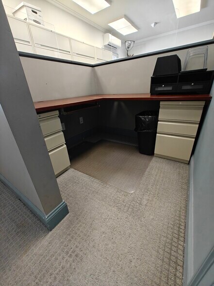 More Photos Of 64 Hilton Ave, Hempstead Office Residential For Lease