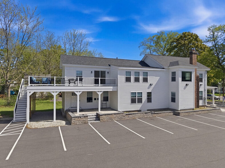 More Photos Of 367 Main St, Oxford Office For Sale