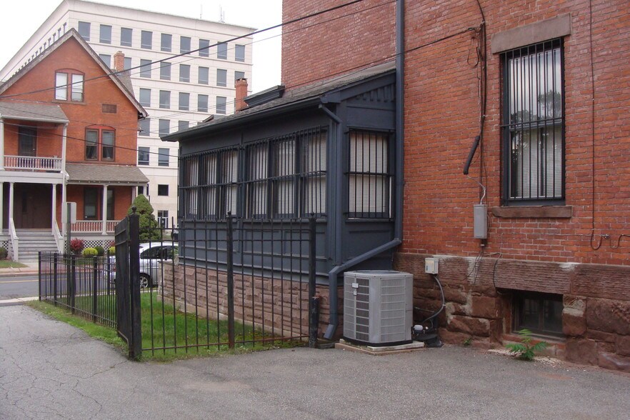 More Photos Of 61 Russ St, Hartford Loft Creative Space For Lease