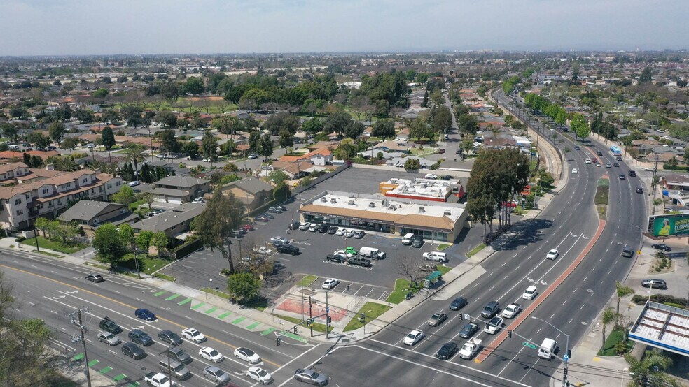 More Photos Of 2727 w Edinger av, Santa Ana Storefront For Sale