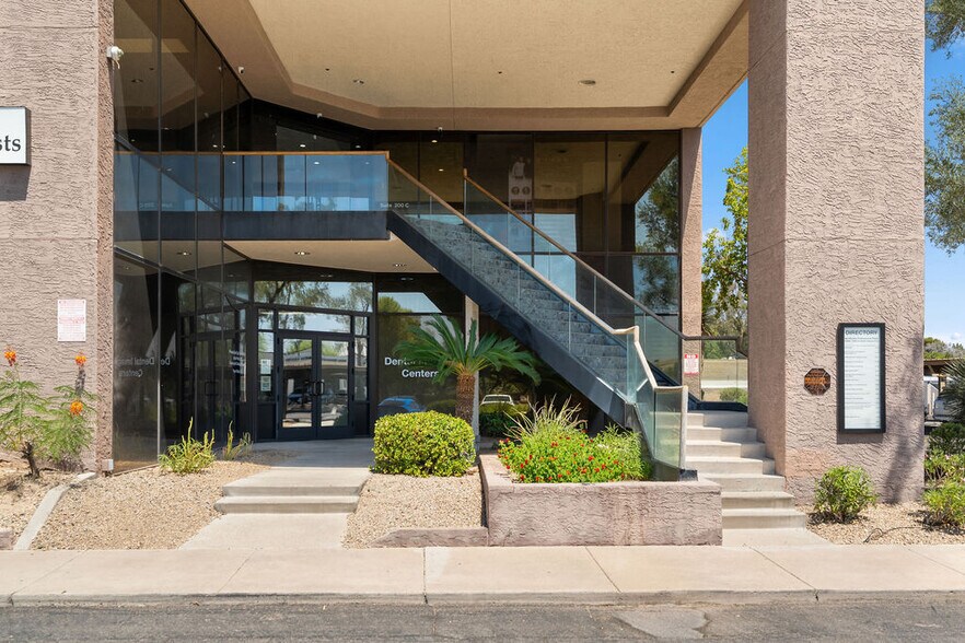 More Photos Of 15600-15650 N Black Canyon Hwy, Phoenix Office For Lease