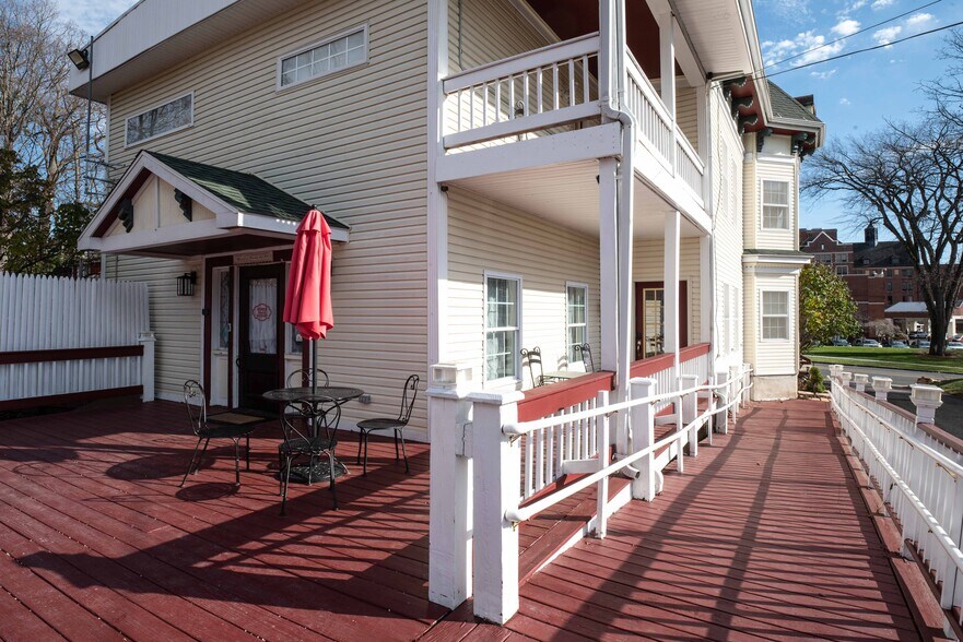 More Photos Of 18 Springfield St, Springfield Hospitality For Sale