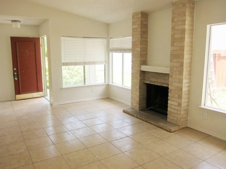 More Photos Of 12426 Cannonade St, San Antonio Specialty For Sale
