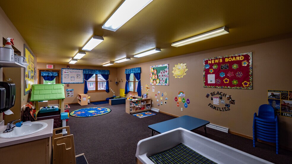 More Photos Of 303 S Western Ave, Waupaca Daycare Center For Sale