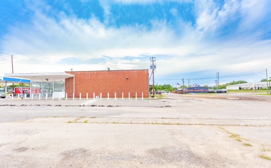 More Photos Of 2429 Carraway Blvd, Birmingham Service Station For Lease