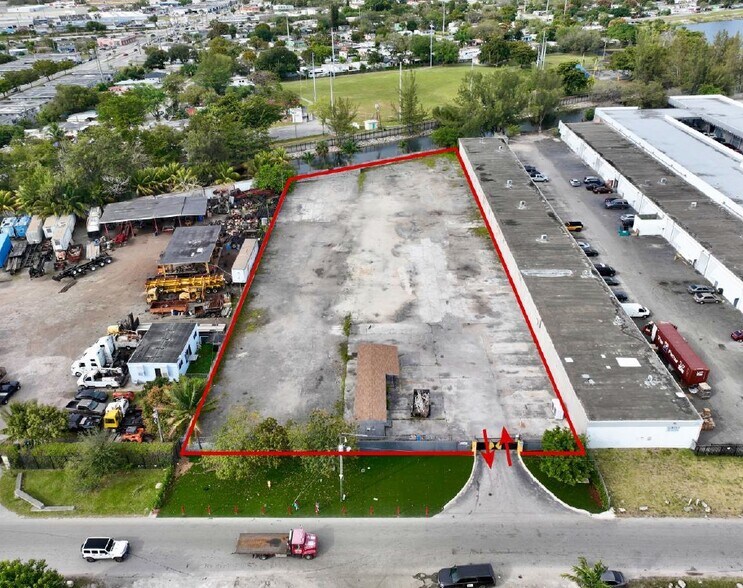 More Photos Of 2111 NW 141st St, Opa Locka Truck Terminal For Lease