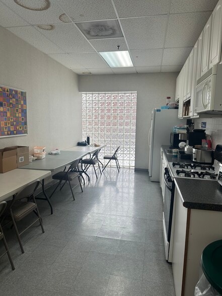 More Photos Of 18 Wendell Pl, Fairview Warehouse For Sale