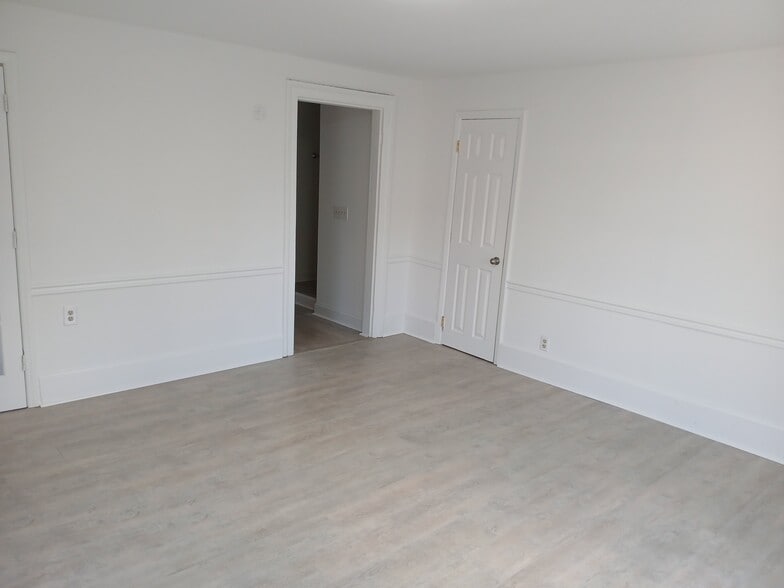 More Photos Of 119 W Main St, Youngsville Freestanding For Lease