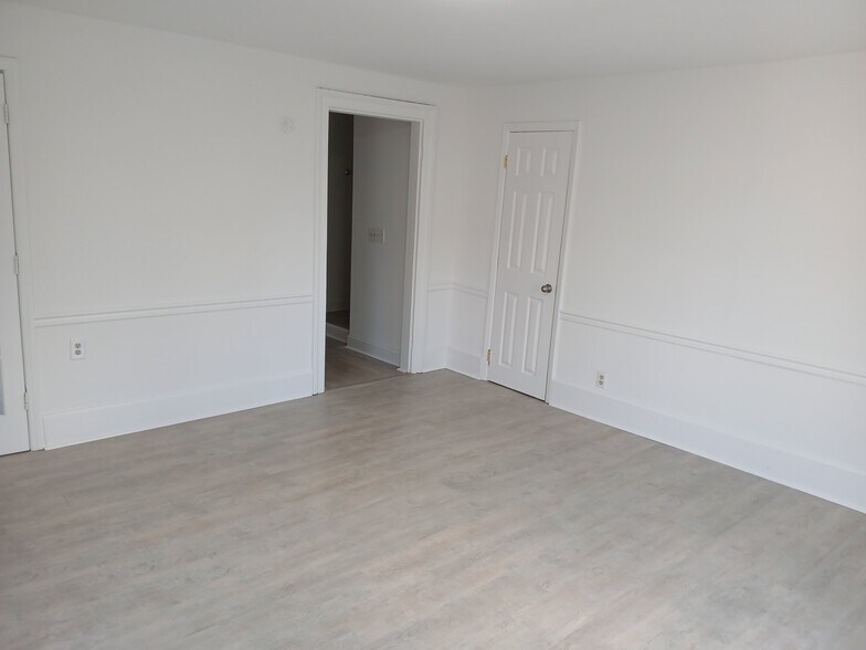 More Photos Of 119 W Main St, Youngsville Freestanding For Lease