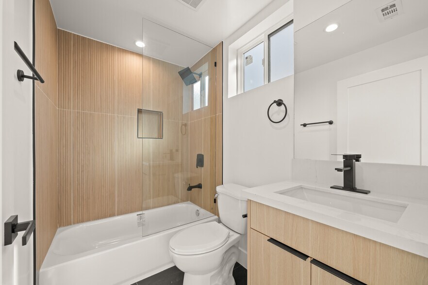 More Photos Of 913 N Hobart Blvd, Los Angeles Apartments For Sale
