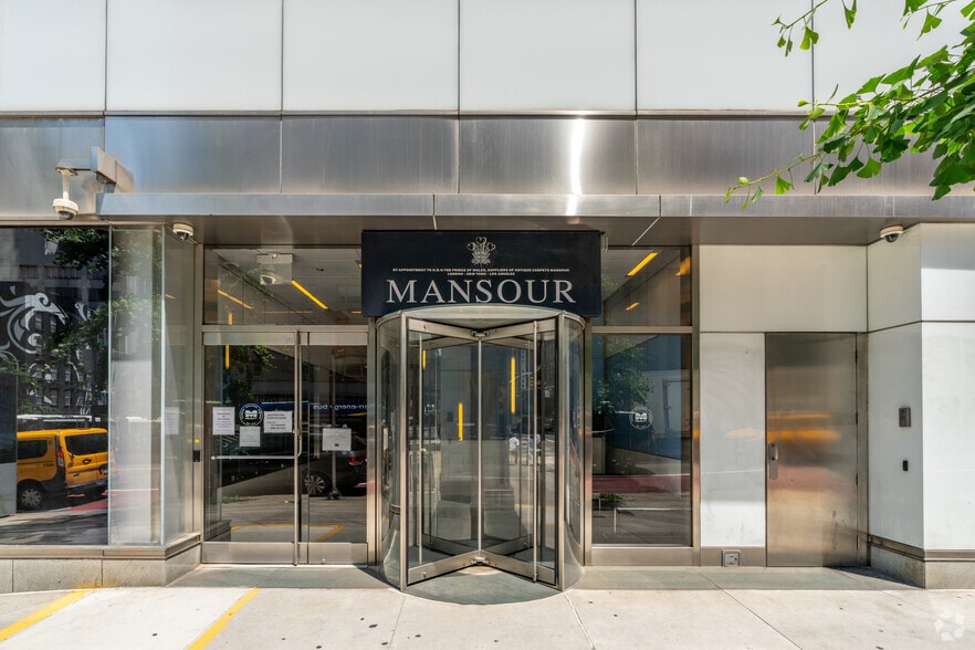 More Photos Of 201 E 57th St, New York Storefront For Lease