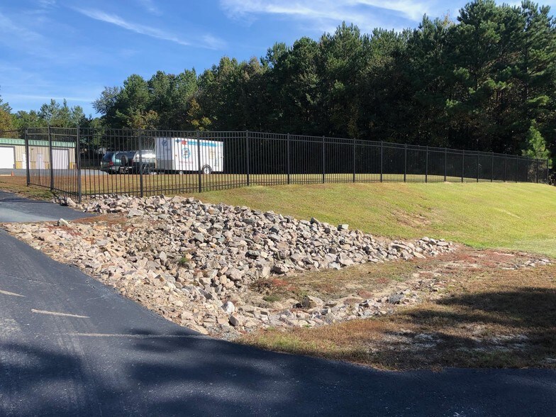 More Photos Of 115 Parkway Dr, Aberdeen Warehouse For Lease