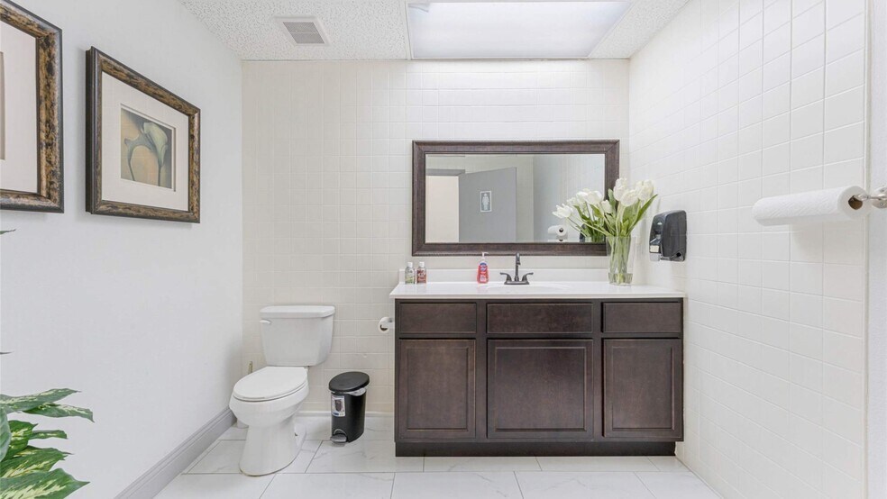 More Photos Of 4059 Bryan Ave, Fort Worth Office Residential For Sale