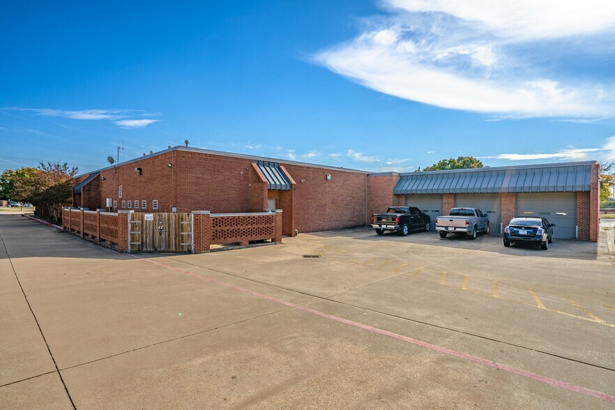 1313 Oates Dr, Mesquite, TX 75150 Office For Sale