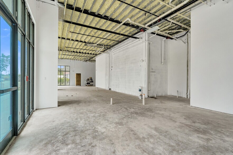 More Photos Of 401 Pembroke, Hallandale Beach Apartments For Lease