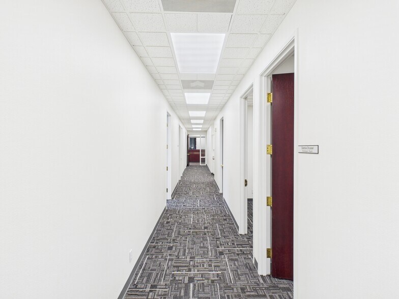 More Photos Of 1110 N Five Mile Rd, Boise Office For Sale