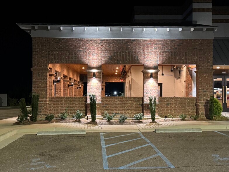 More Photos Of 166 Calhoun Station Pky, Gluckstadt Restaurant For Sale