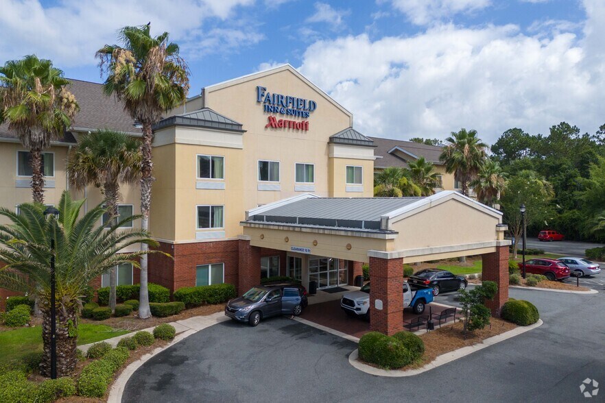Primary Photo Of 1319 E King Ave, Kingsland Hotel For Sale