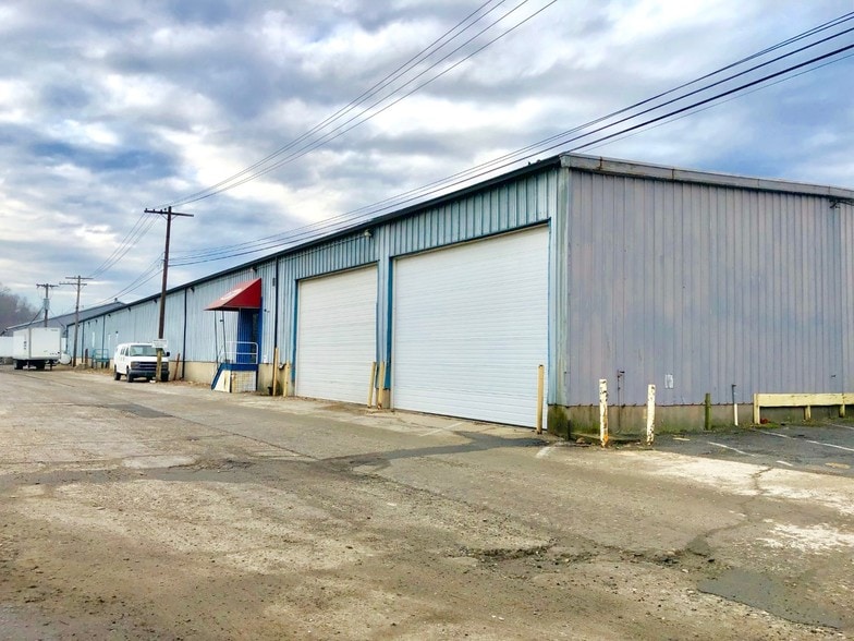 More Photos Of 29 S Depot Plz, Tarrytown Warehouse For Lease