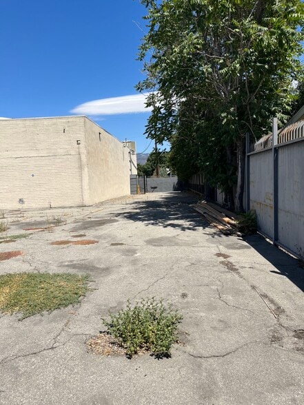 More Photos Of 431 W 10th St, San Bernardino Auto Repair For Sale