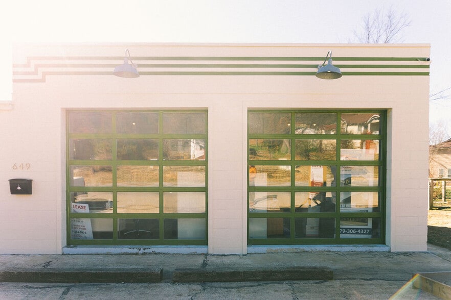 More Photos Of 649 E Huntsville Rd, Fayetteville Office For Lease