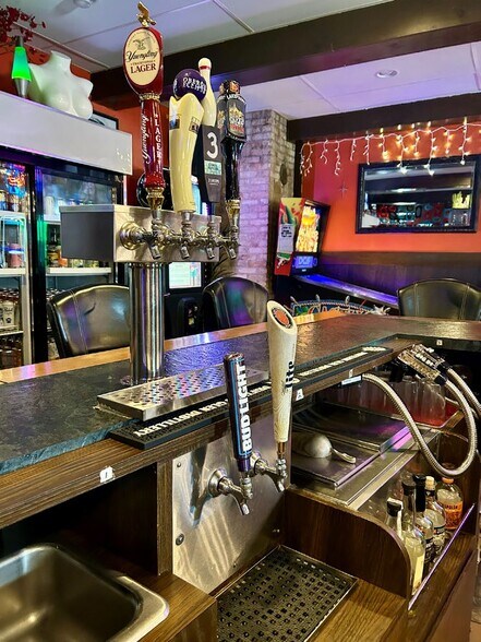 More Photos Of 1031 Mills St, Black Earth Bowling Alley For Sale