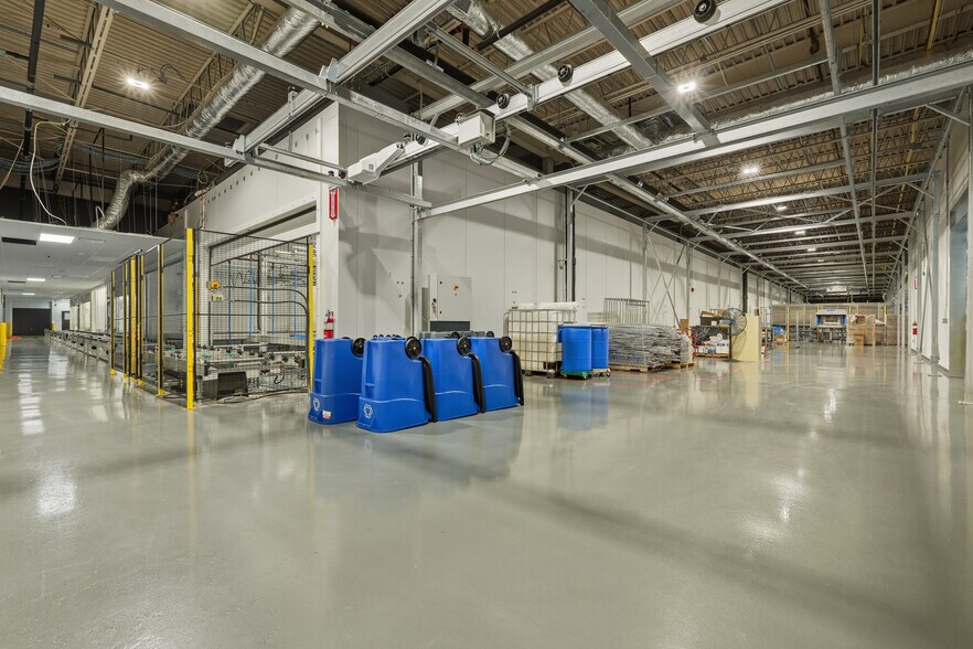 More Photos Of 1466 Curran Hwy, North Adams Manufacturing For Lease