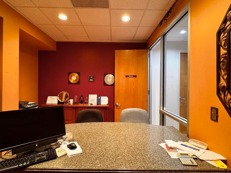 More Photos Of 684 Berkmar Cir, Charlottesville Office For Lease