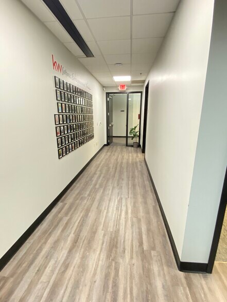 More Photos Of 517 N Westhill Blvd, Appleton Freestanding For Lease