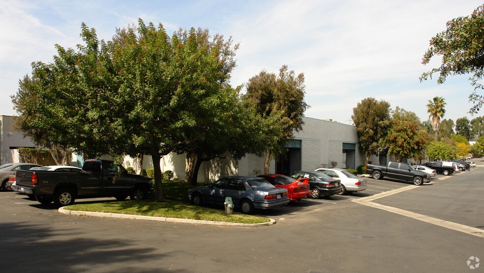 More Photos Of 2950 Saturn St, Brea Warehouse For Lease