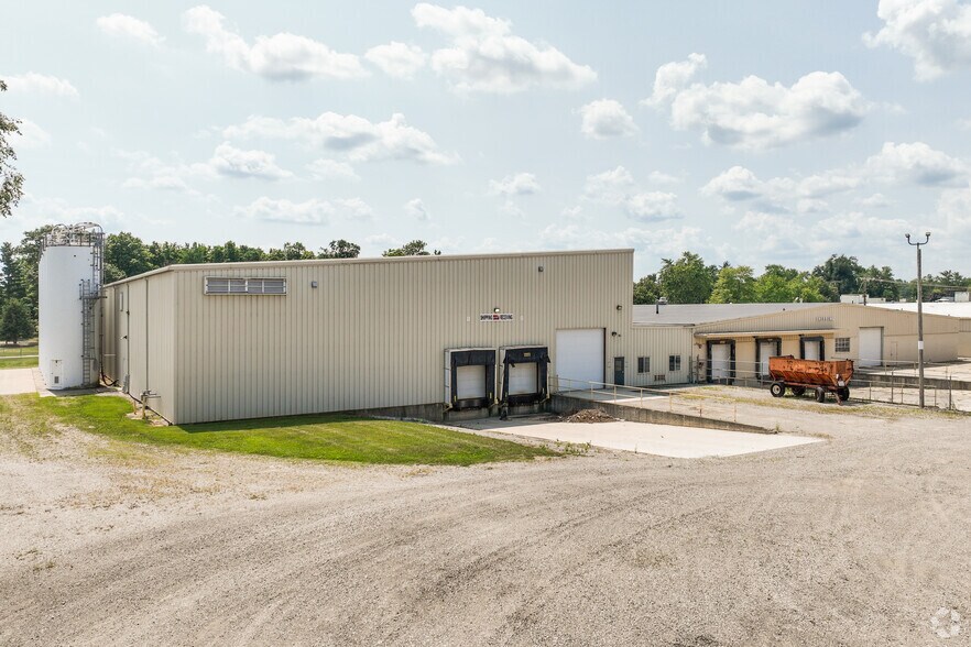 More Photos Of 240 E Industrial Pky, Fayette Manufacturing For Lease