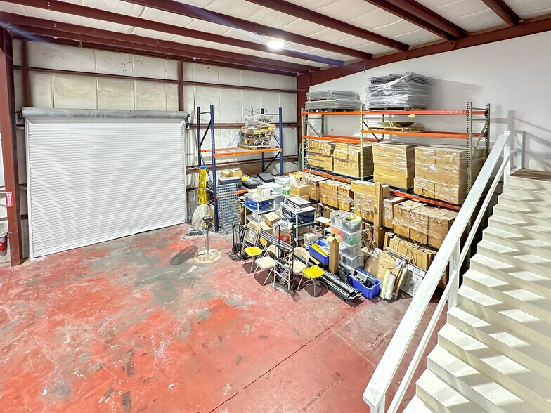 More Photos Of 532 International Pl, Rockledge Warehouse For Lease