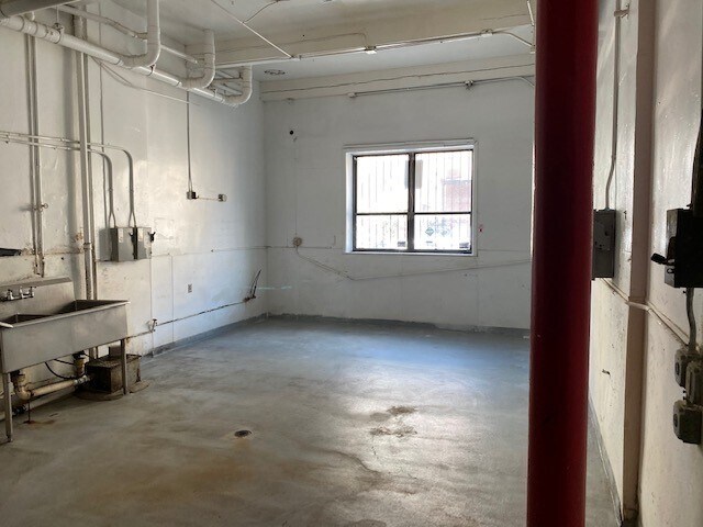 More Photos Of 117-119 36th St, Union City Warehouse For Sale