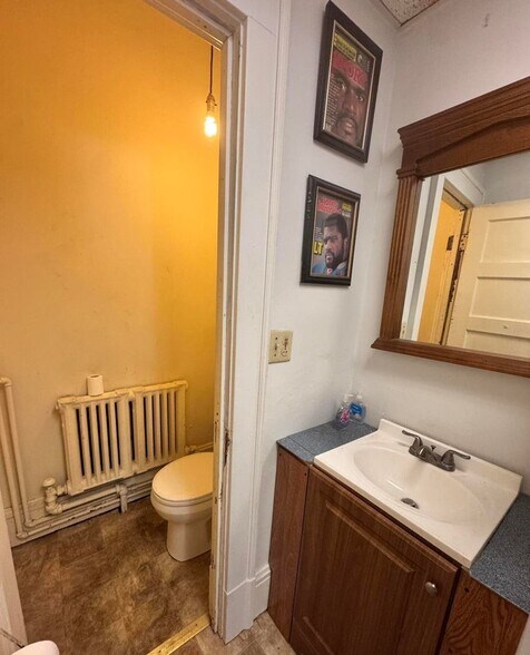 More Photos Of 204 Lancaster St, Albany Storefront Retail Residential For Sale