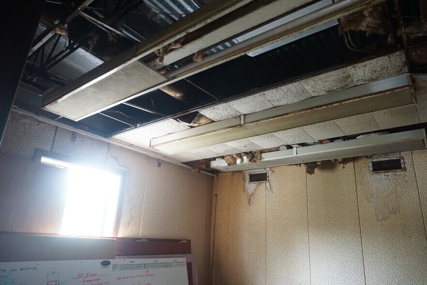 More Photos Of 3605 N Davis Hwy, Pensacola Warehouse For Sale