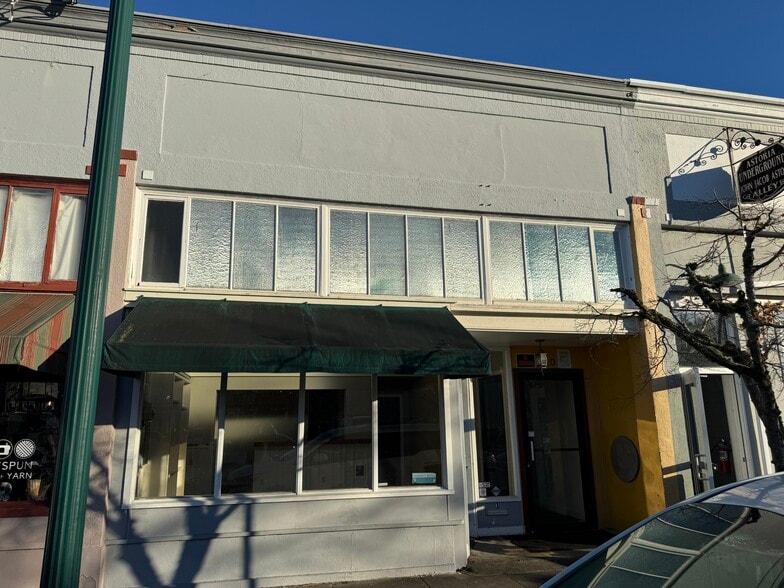 More Photos Of 100-120 10th St, Astoria Storefront For Lease