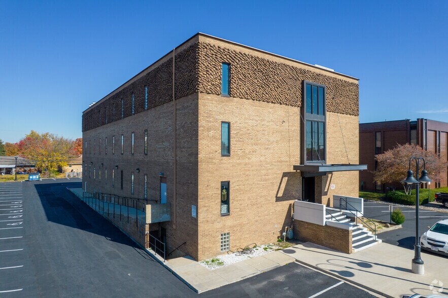 More Photos Of 1110 Morse Rd, Columbus Loft Creative Space For Lease