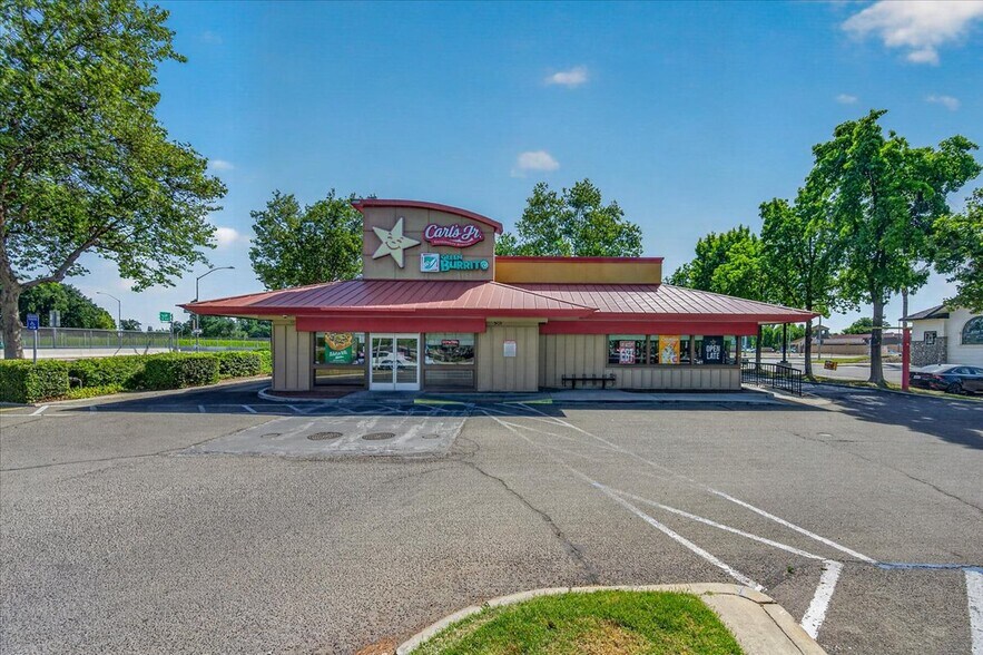 More Photos Of 501 S Chinowth St, Visalia Fast Food For Sale