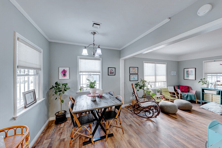 More Photos Of 610 S 8th St, Las Vegas Office For Lease