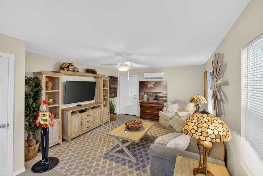 More Photos Of 805 N Wheeler St, Plant City Hospitality For Sale