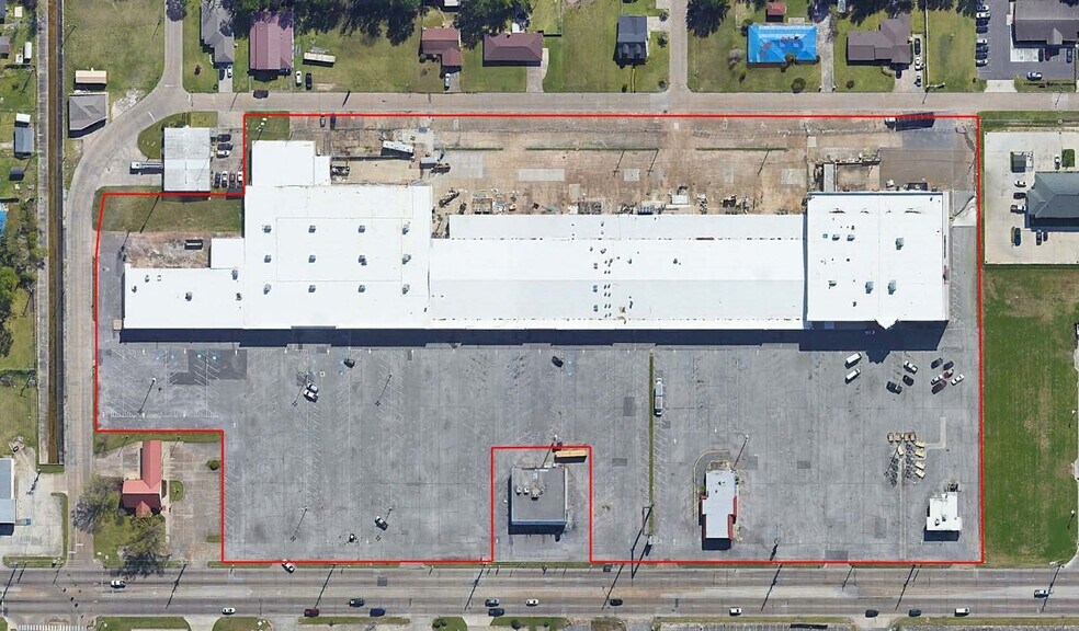 More Photos Of 3005-3147 Gertsner Memorial Dr, Lake Charles Storefront For Sale