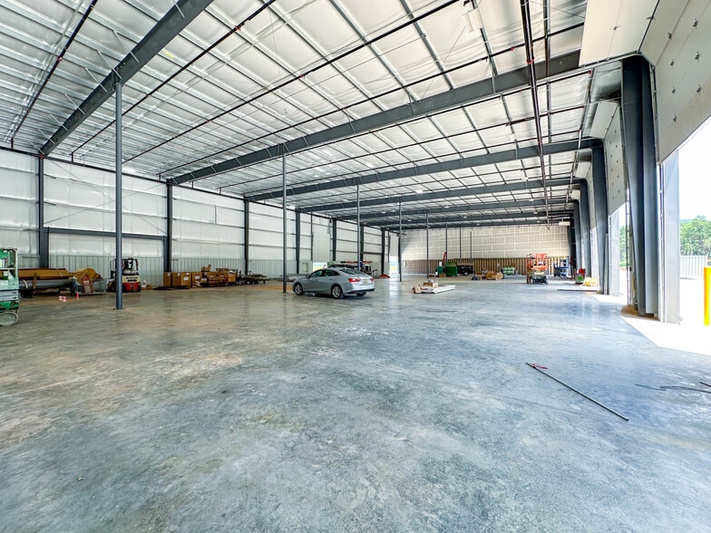 More Photos Of 2000 Bob Wade NW ln, Huntsville Warehouse For Lease