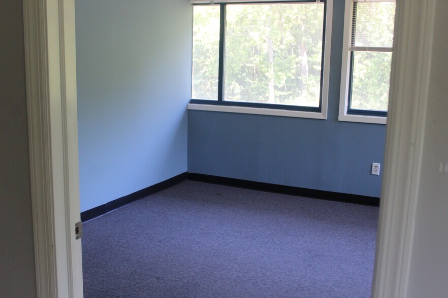 More Photos Of 3321 Doris Ave, Ocean Unknown For Lease