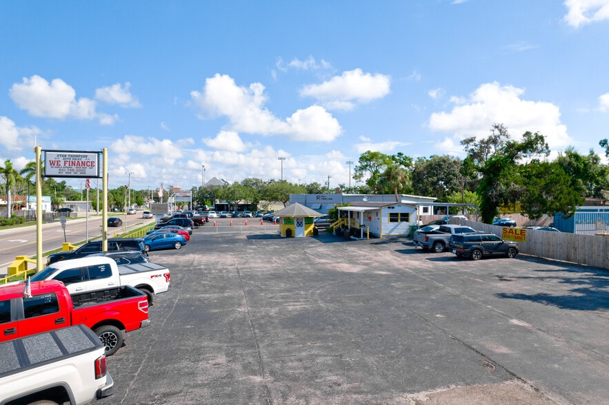 More Photos Of 1827 9th St W, Bradenton Auto Dealership For Sale