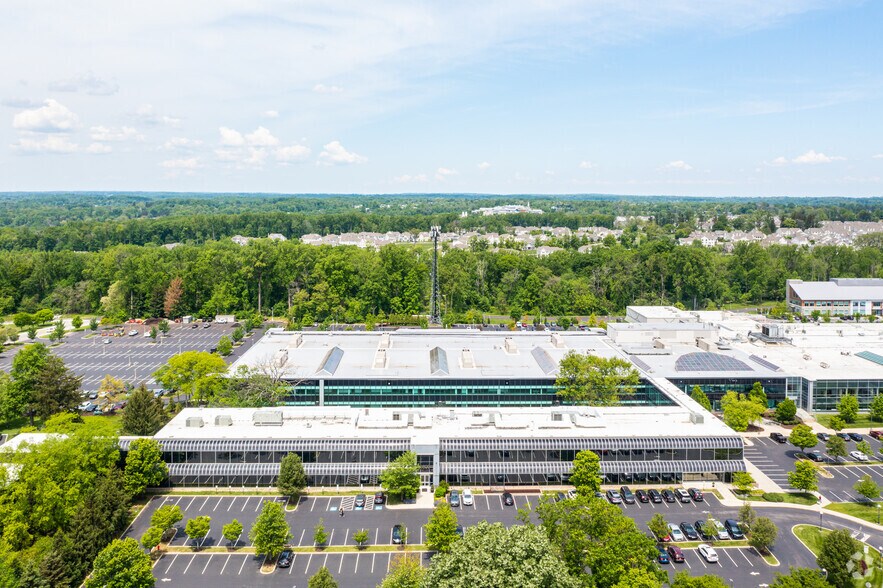 More Photos Of 3809 West Chester Pike, Newtown Square Office For Lease