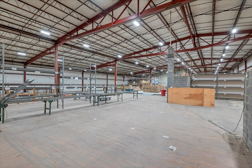 More Photos Of 11-25 Harding St, Middletown Warehouse For Sale