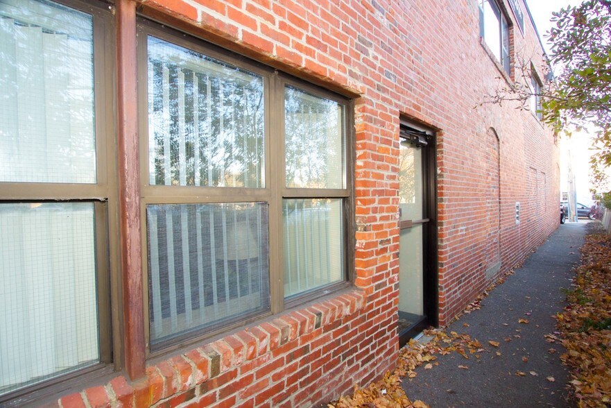 More Photos Of 1 Harris St, Newburyport Medical For Lease