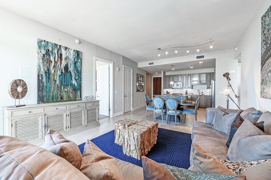 More Photos Of 2929 Weslayan St, Houston Apartments For Lease