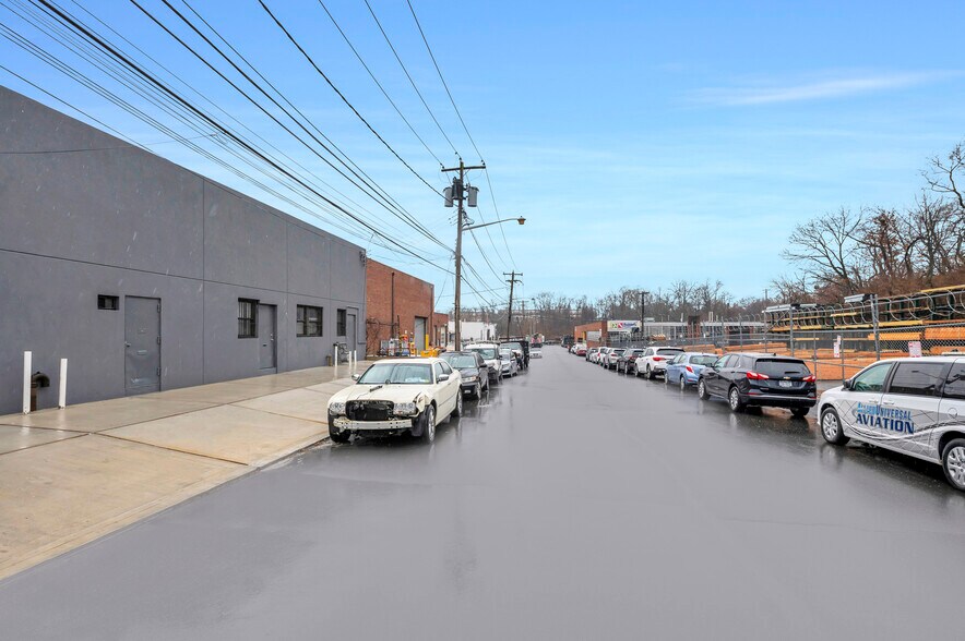 More Photos Of 1840 Falmouth Ave, New Hyde Park Warehouse For Sale